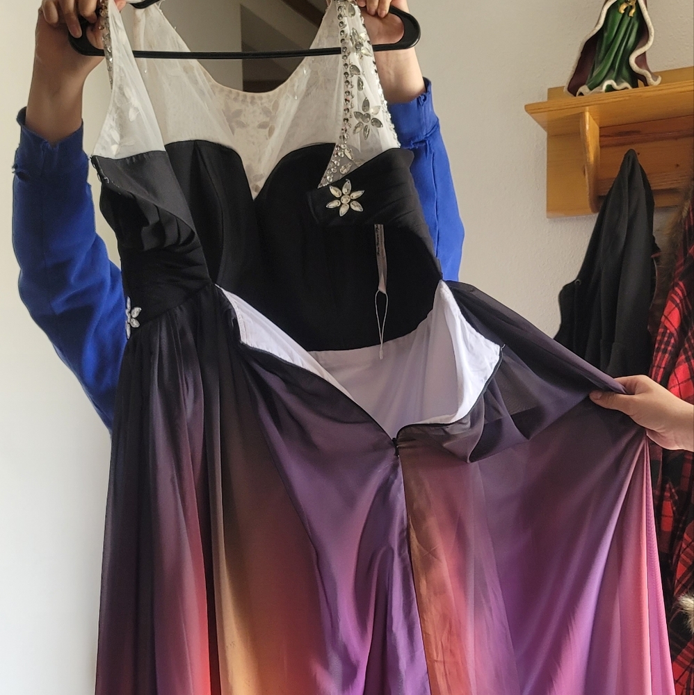 Homecoming/Prom dress - Picture 2 of 4